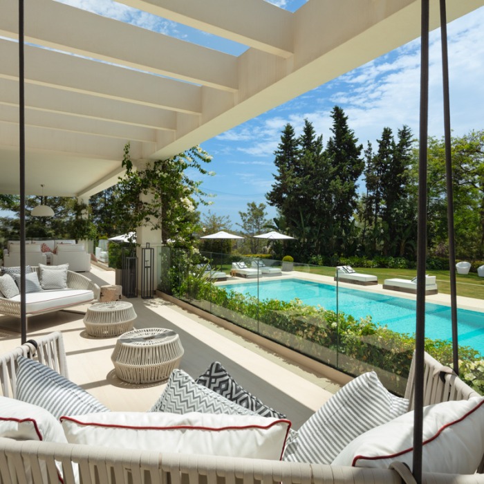 6 Bedroom Front Line Golf Villa with Spectacular Views in Aloha, Nueva Andalucia | Image 22