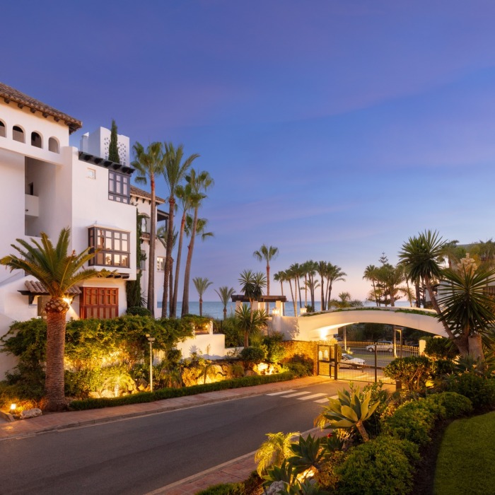 Modern Luxury 3 Bedroom Apartment in Puente Romano Marina, Marbella Golden Mile | Image 29