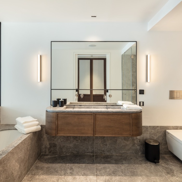 Modern Luxury 3 Bedroom Apartment in Puente Romano Marina, Marbella Golden Mile | Image 20