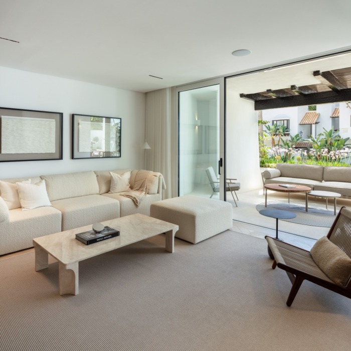 Modern Luxury 3 Bedroom Apartment in Puente Romano Marina, Marbella Golden Mile | Image 9