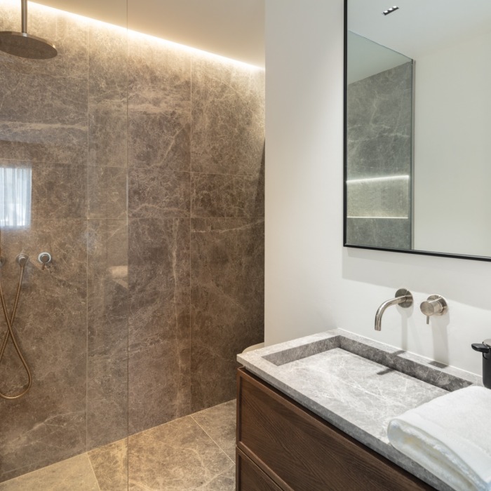 Modern Luxury 3 Bedroom Apartment in Puente Romano Marina, Marbella Golden Mile | Image 24