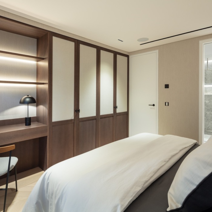 Modern Luxury 3 Bedroom Apartment in Puente Romano Marina, Marbella Golden Mile | Image 23