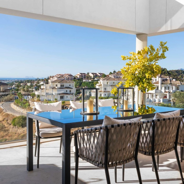 Ático moderno de 3 dormitorios con vistas panorámicas al mar y piscina privada en La Morelia en Nueva Andalucía | Image 15
