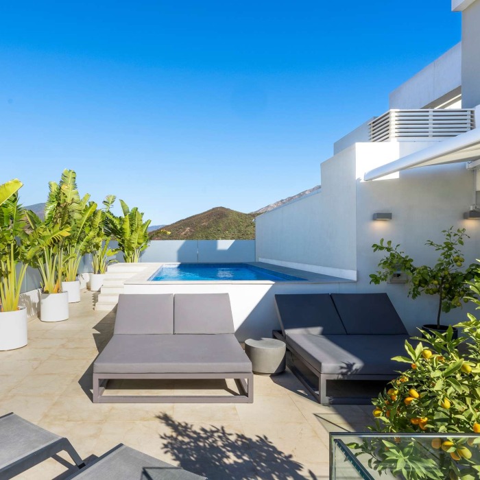 Modern 3 Bedroom Panoramic Sea View Penthouse with Private Pool in La Morelia in Nueva Andalucia | Image 23