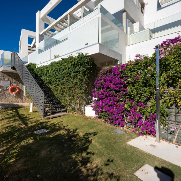 Ático moderno de 3 dormitorios con vistas panorámicas al mar y piscina privada en La Morelia en Nueva Andalucía | Image 47