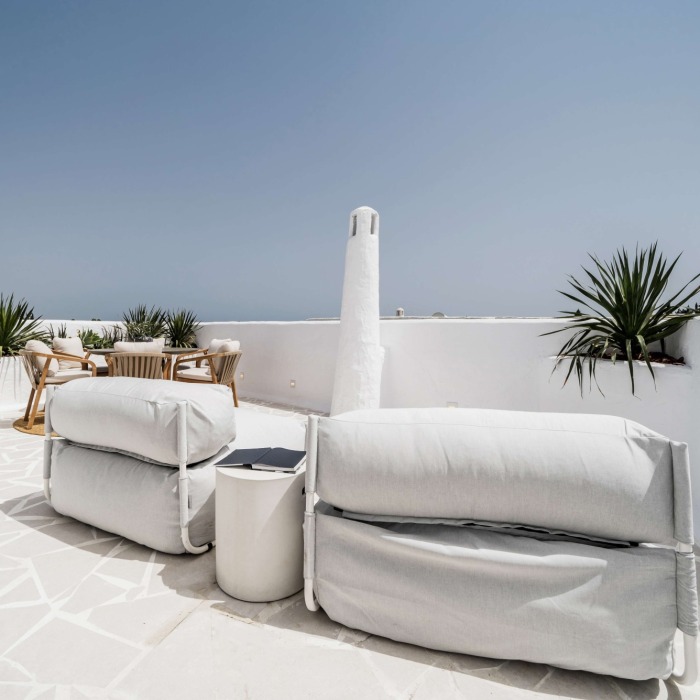 2 Bedroom Duplex Penthouse with Pool in Marbella Golden Mile | Image 22