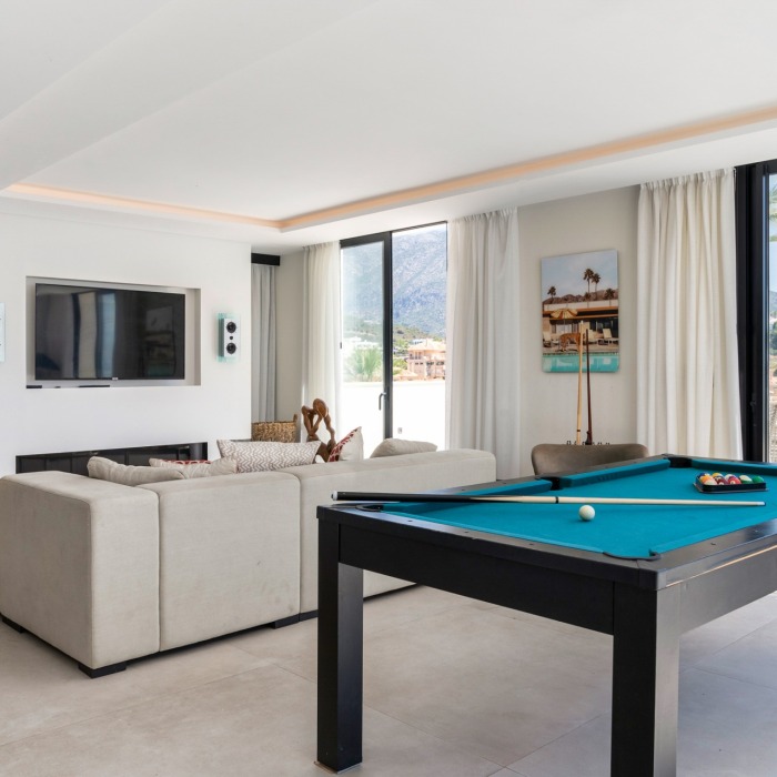Designer 4 Bedroom Sea View Villa at Los Naranjos Hill Club in Nueva Andalucia | Image 20