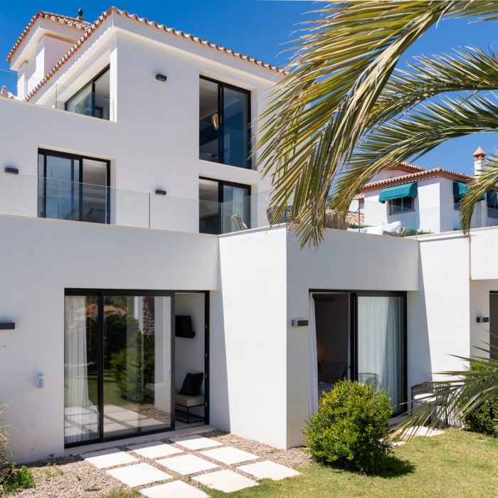 Designer 4 Bedroom Sea View Villa at Los Naranjos Hill Club in Nueva Andalucia | Image 16
