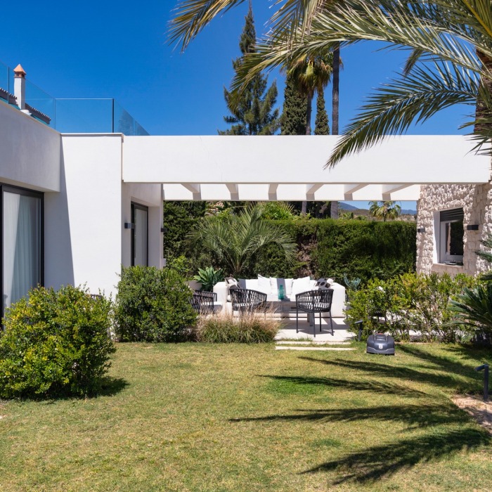 Designer 4 Bedroom Sea View Villa at Los Naranjos Hill Club in Nueva Andalucia | Image 14