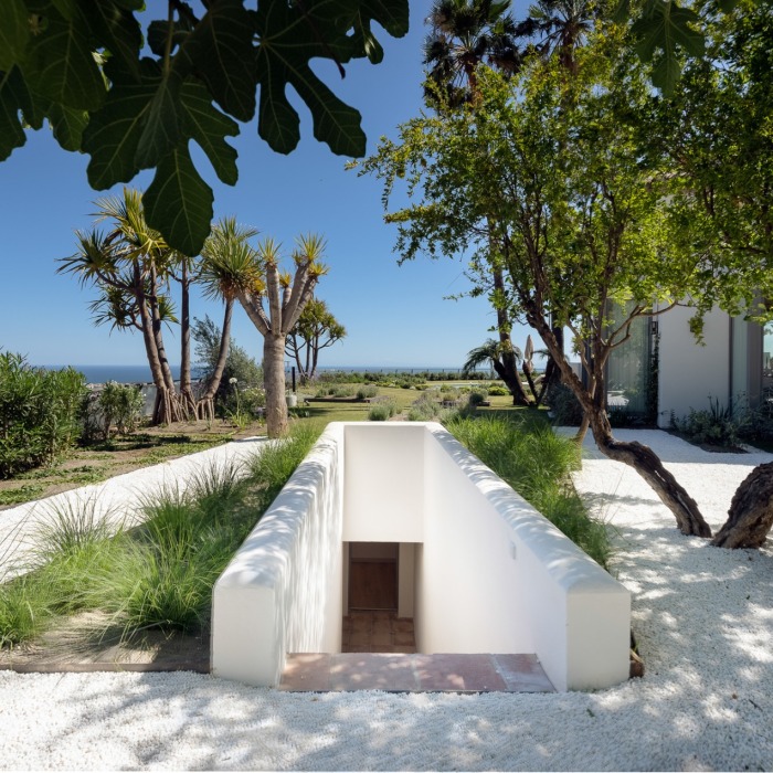 Ultra Design 7 Bedroom Villa with Stunning Sea Views in Monte Halcones, Benahavis | Image 8