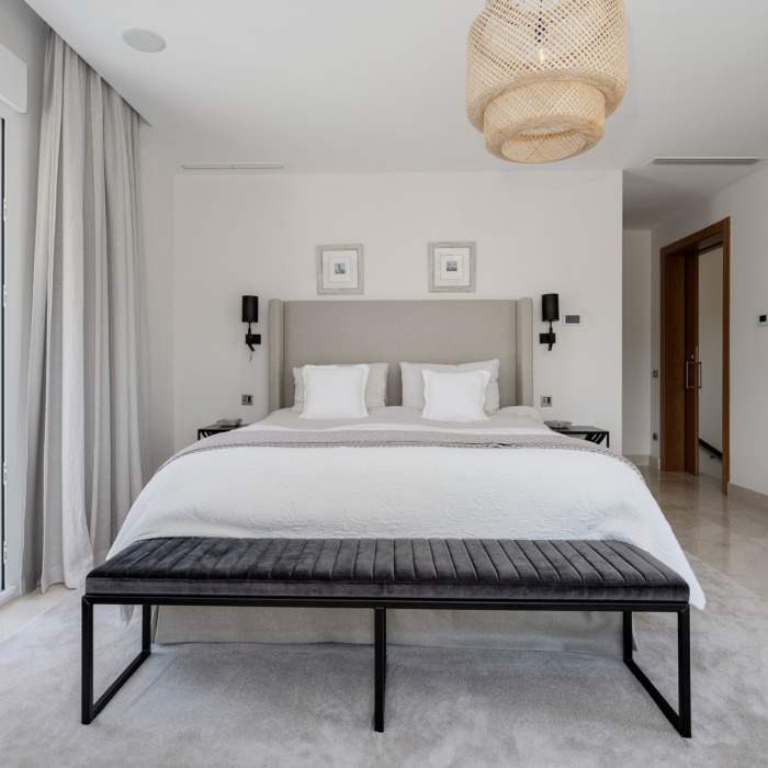 Villa de 5 Dormitorios con Vistas al Golf en Nueva Andalucía | Image 42