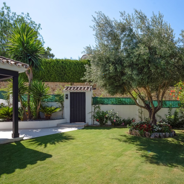Andalusian Villa Designed in Scandinavian Style with 5 Bedrooms in La Quinta, Benahavis | Image 8
