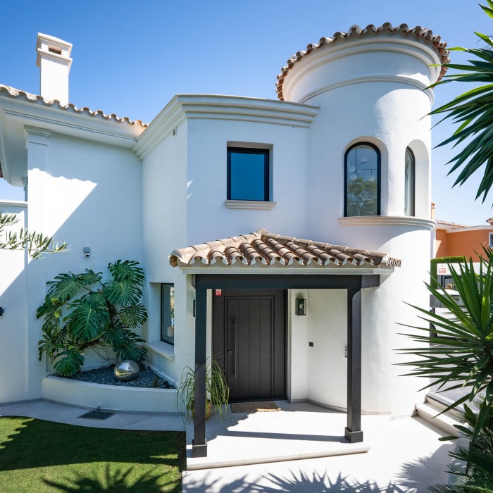 Andalusian Villa Designed in Scandinavian Style with 5 Bedrooms in La Quinta, Benahavis | Image 5