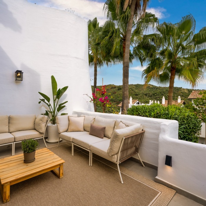 Modern 3 Bedroom Apartment in La Quinta in Benahavis, Marbella | Image 8