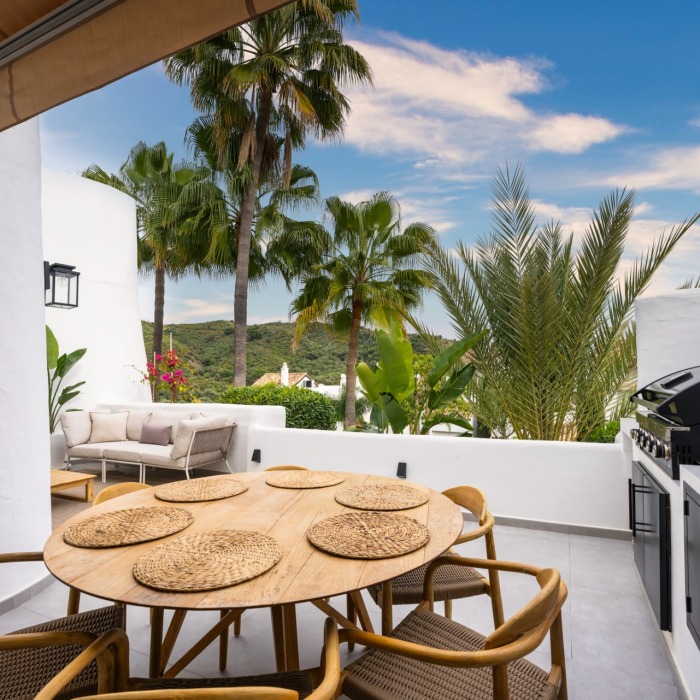 Modern 3 Bedroom Apartment in La Quinta in Benahavis, Marbella | Image 9