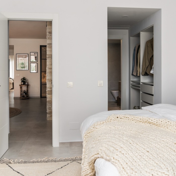 Modern 3 Bedroom Apartment in La Quinta in Benahavis, Marbella | Image 25