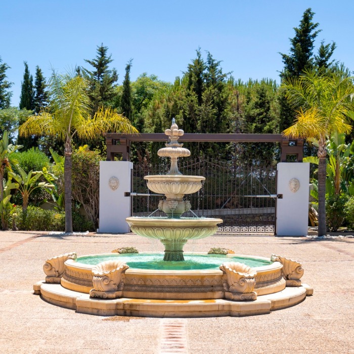 8 Bedroom Andalusian Mansion in Cancelada, Estepona | Image 3