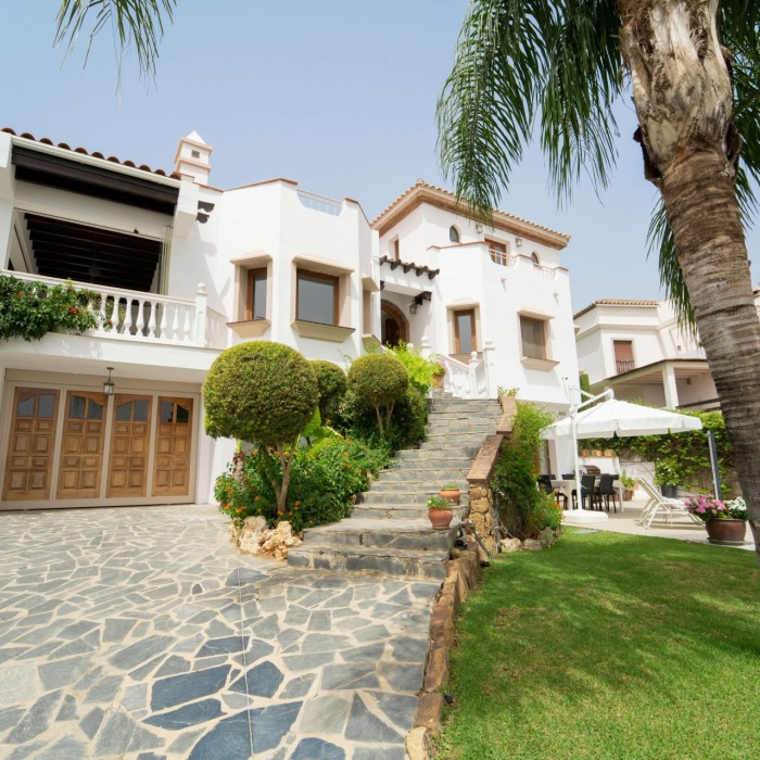 4 Bedroom Andalusian Villa with Sea Views in Valle Romano in Estepona, Spain | Image 21
