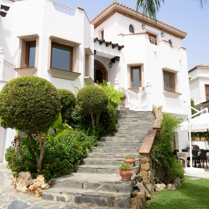 4 Bedroom Andalusian Villa with Sea Views in Valle Romano in Estepona, Spain | Image 7