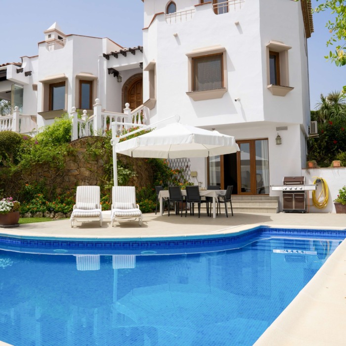 4 Bedroom Andalusian Villa with Sea Views in Valle Romano in Estepona, Spain | Image 4