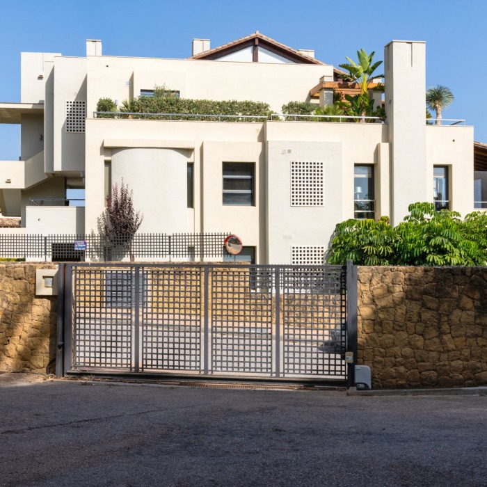 3 Bedroom Sea View Apartment in Imara, Marbella Golden Mile | Image 11