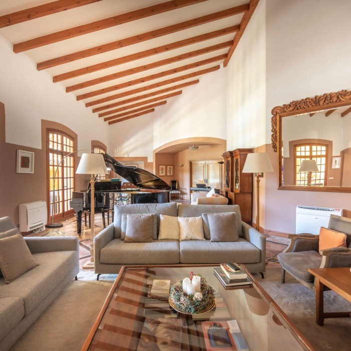 Beautiful 6 Bedroom Andalusian Villa in El Paraíso Medio, Estepona | Image 13