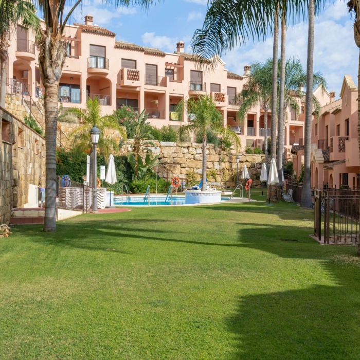 Lovely 3 Bedroom Townhouse with Sea Views in Valle Romano, Estepona | Image 17