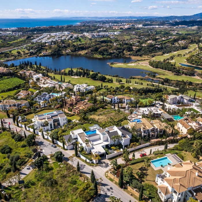 Contemporary Villa With Panoramic 5 Bedroom Sea Views at Los Flamingos Golf Resort, Benahavis | Image 5
