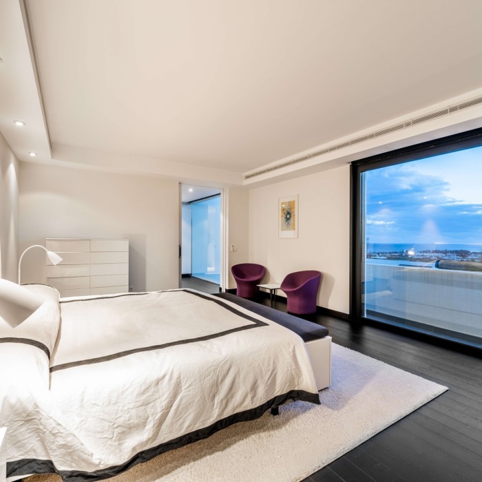 Contemporary Villa With Panoramic 5 Bedroom Sea Views at Los Flamingos Golf Resort, Benahavis | Image 12