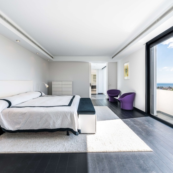 Contemporary Villa With Panoramic 5 Bedroom Sea Views at Los Flamingos Golf Resort, Benahavis | Image 11