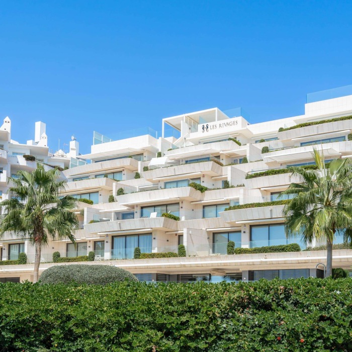 3 Bedroom Duplex Apartment with Spectacular Sea Views on the First Line of the Beach near the Port of Estepona | Image 4