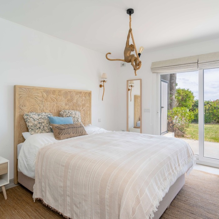Stunning 4 Bedroom Beachfront Villa in Bahia Dorada, Estepona | Image 22