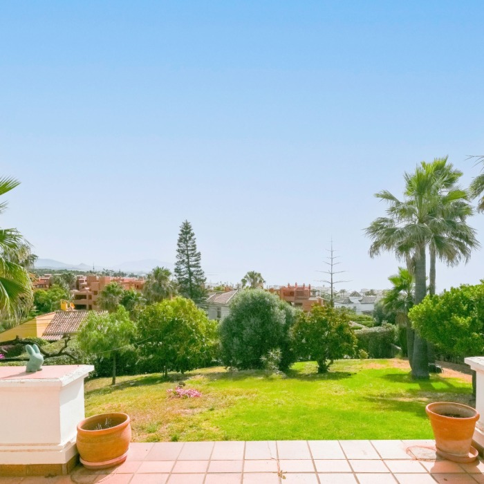 Large plot with sea view in Estepona | Image 3