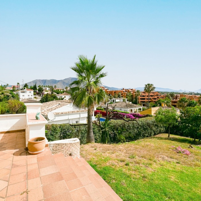 Large plot with sea view in Estepona | Image 2