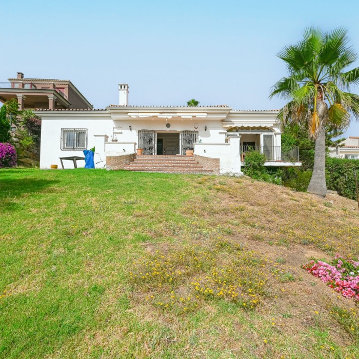 Large plot with sea view in Estepona | Image 1