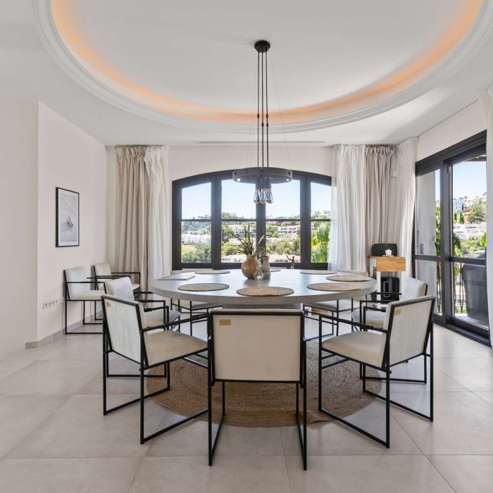 Impressionnante Villa Andalouse de 5 Chambres à Benahavis | Image 9