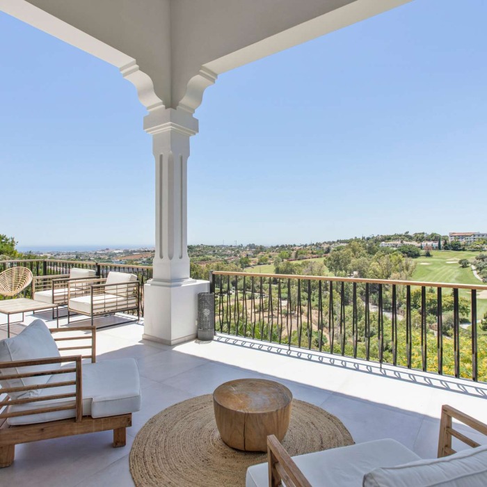 Impressive 5 Bedroom Andalusian Villa in Benahavis | Image 10