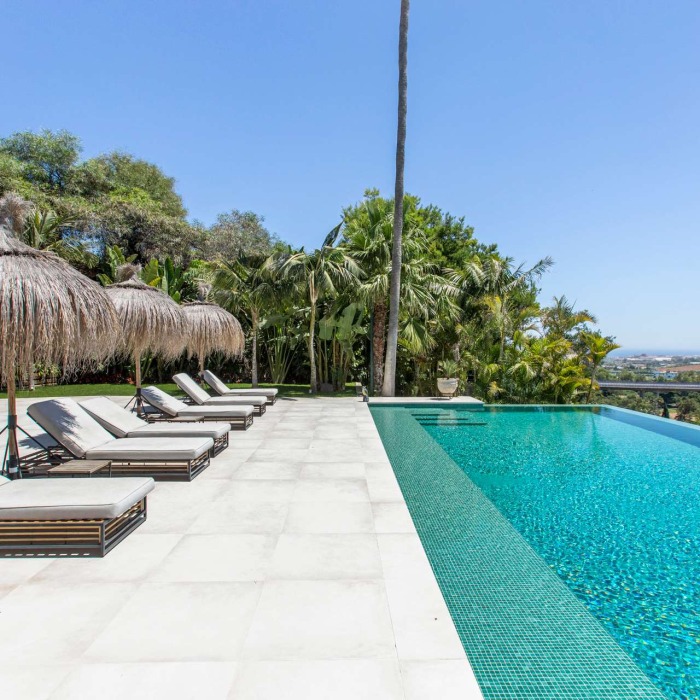 Impressive 5 Bedroom Andalusian Villa in Benahavis | Image 18