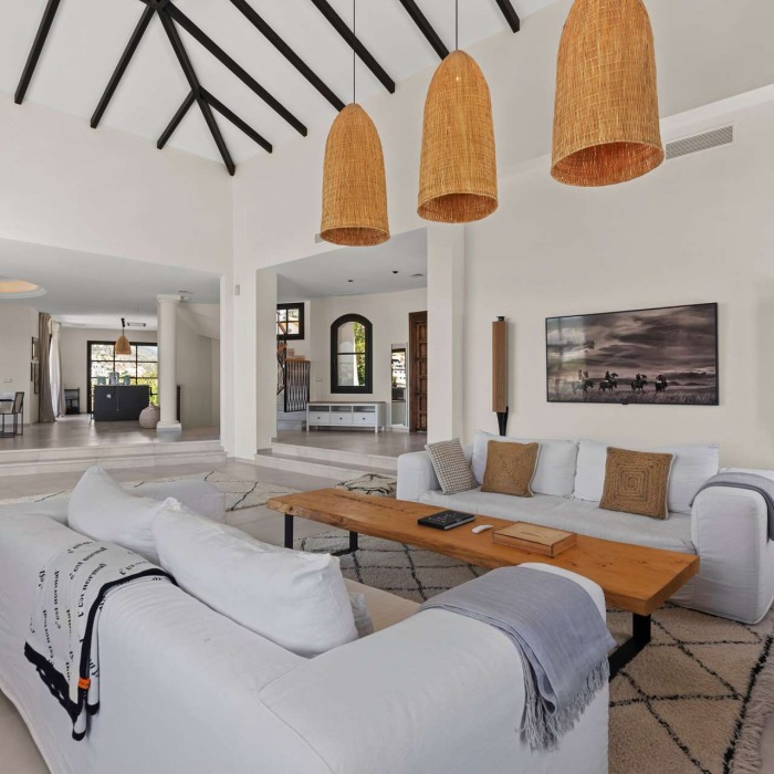 Impressionnante Villa Andalouse de 5 Chambres à Benahavis | Image 2