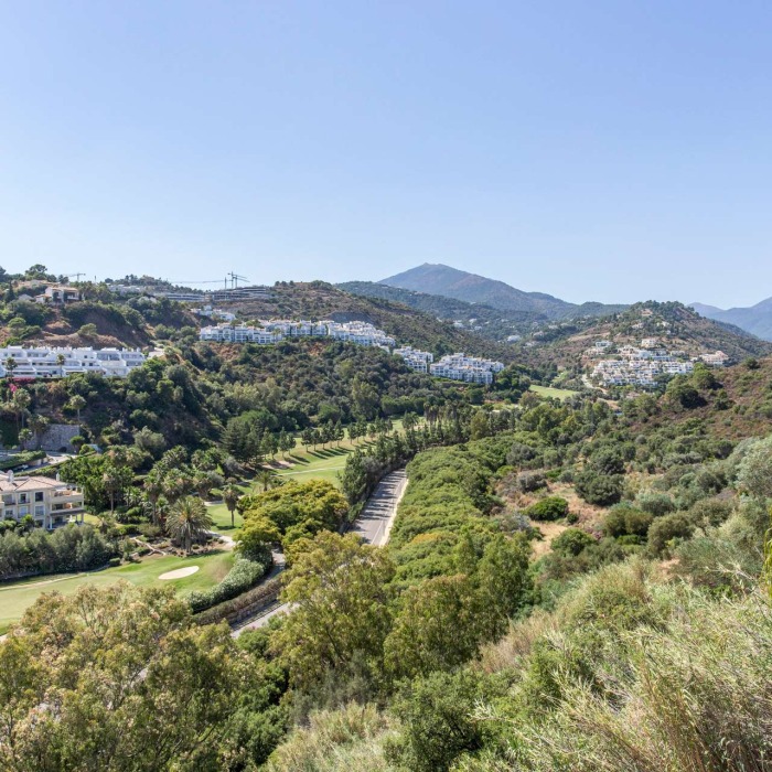 Impresionante villa andaluza de 5 dormitorios en Benahavis | Image 38