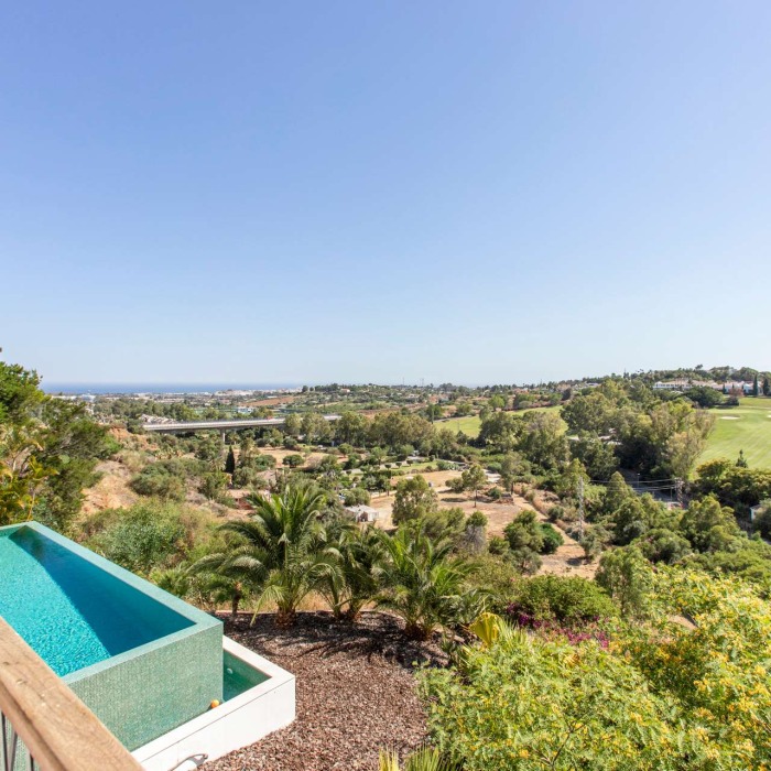 Impressive 5 Bedroom Andalusian Villa in Benahavis | Image 29