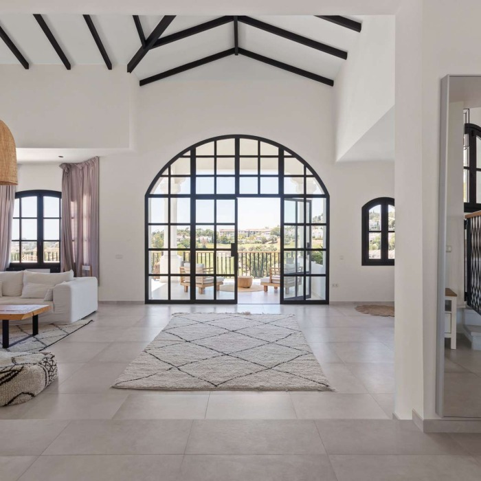 Impresionante villa andaluza de 5 dormitorios en Benahavis | Image 8