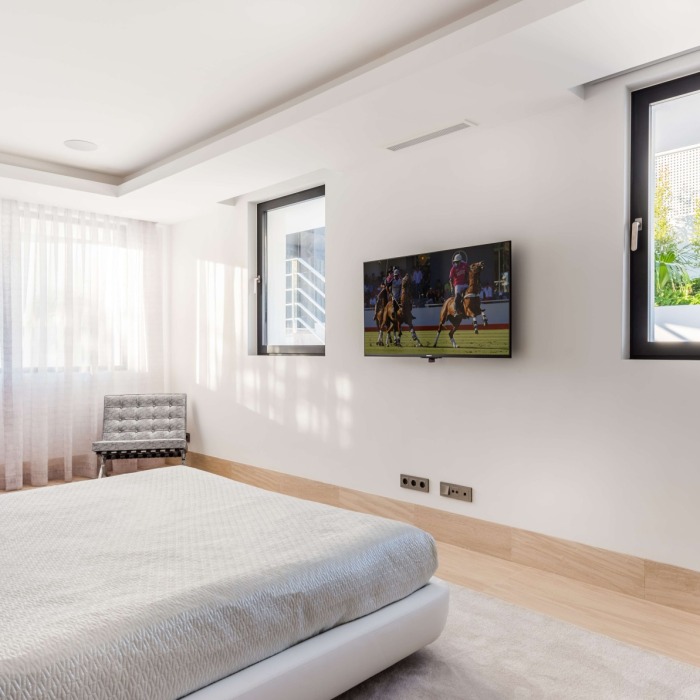 Luxurious Modern 6 Bedroom Villa in Sierra Blanca, Marbella Golden Mile | Image 43