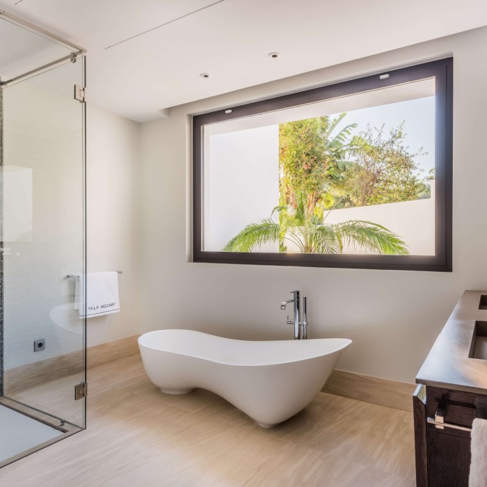 Luxurious Modern 6 Bedroom Villa in Sierra Blanca, Marbella Golden Mile | Image 42