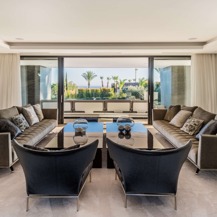 Luxurious Modern 6 Bedroom Villa in Sierra Blanca, Marbella Golden Mile | Image 41