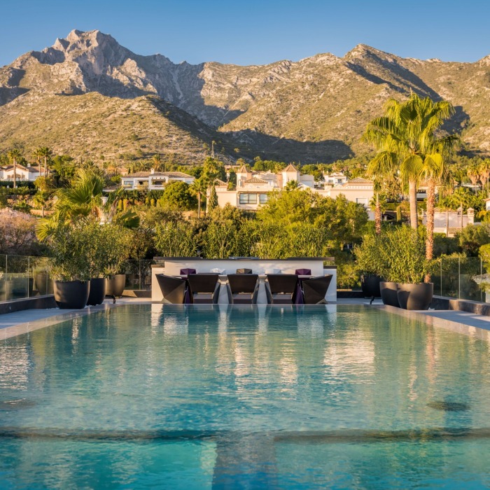 Luxurious Modern 6 Bedroom Villa in Sierra Blanca, Marbella Golden Mile | Image 35