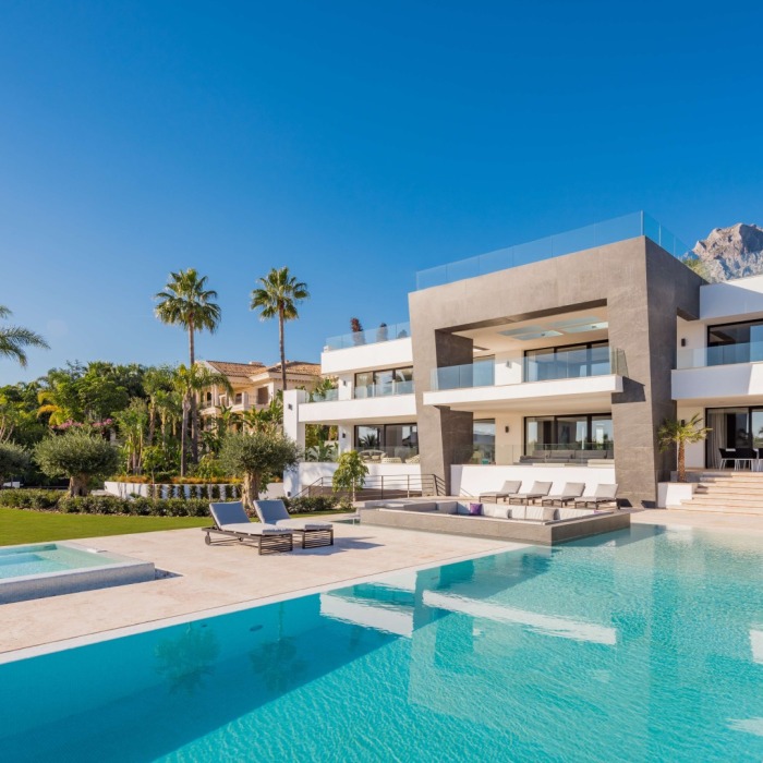 Luxurious Modern 6 Bedroom Villa in Sierra Blanca, Marbella Golden Mile | Image 59