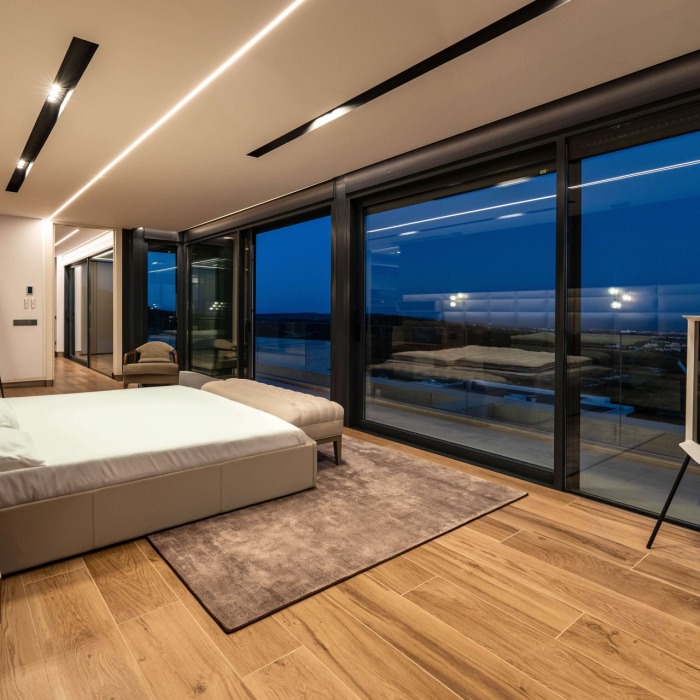Luxurious Modern 5 Bedroom Villa in La Reserva de Sotogrande | Image 12