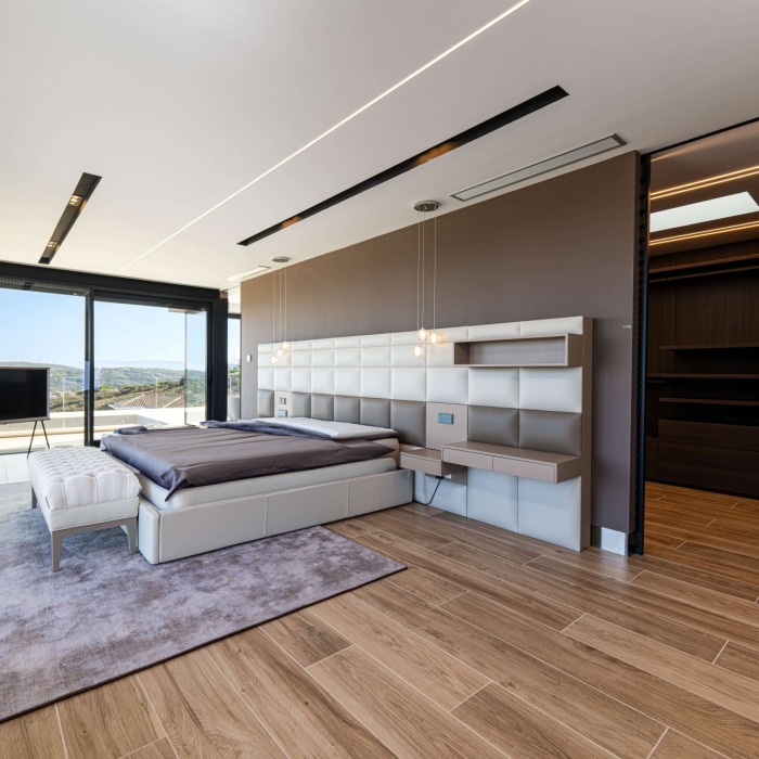 Luxurious Modern 5 Bedroom Villa in La Reserva de Sotogrande | Image 5