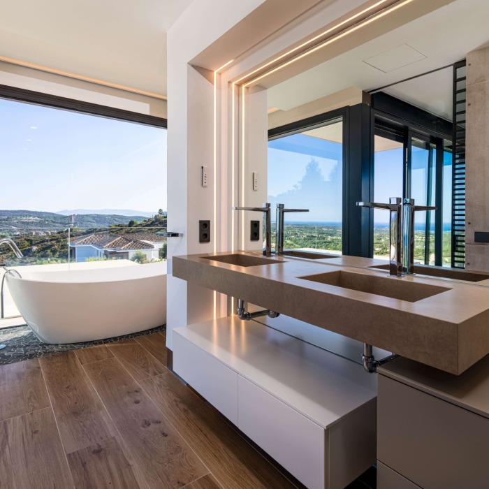 Luxurious Modern 5 Bedroom Villa in La Reserva de Sotogrande | Image 7